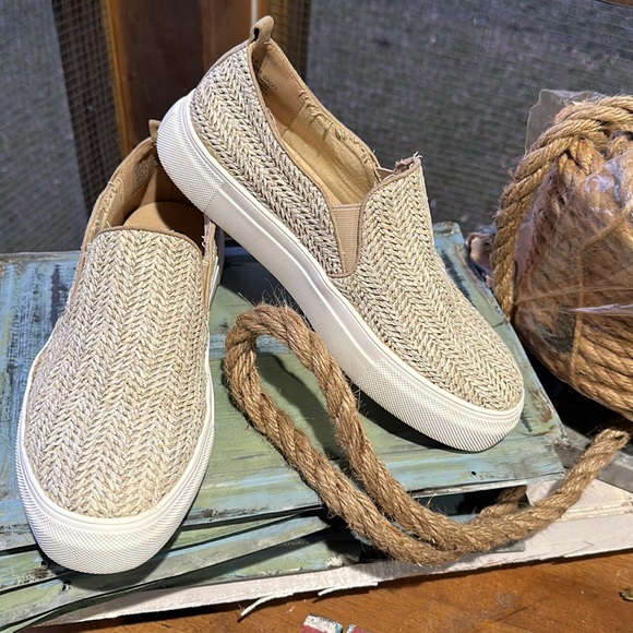 Altar'd State Shoes - Altar’d State Slip On Casual Shoes! These babies are just way to cute ☺️